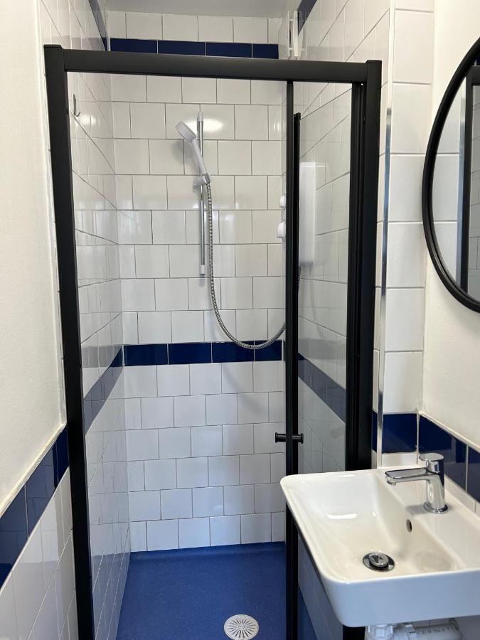 Cricketers Hostel ロンドン エクステリア 写真