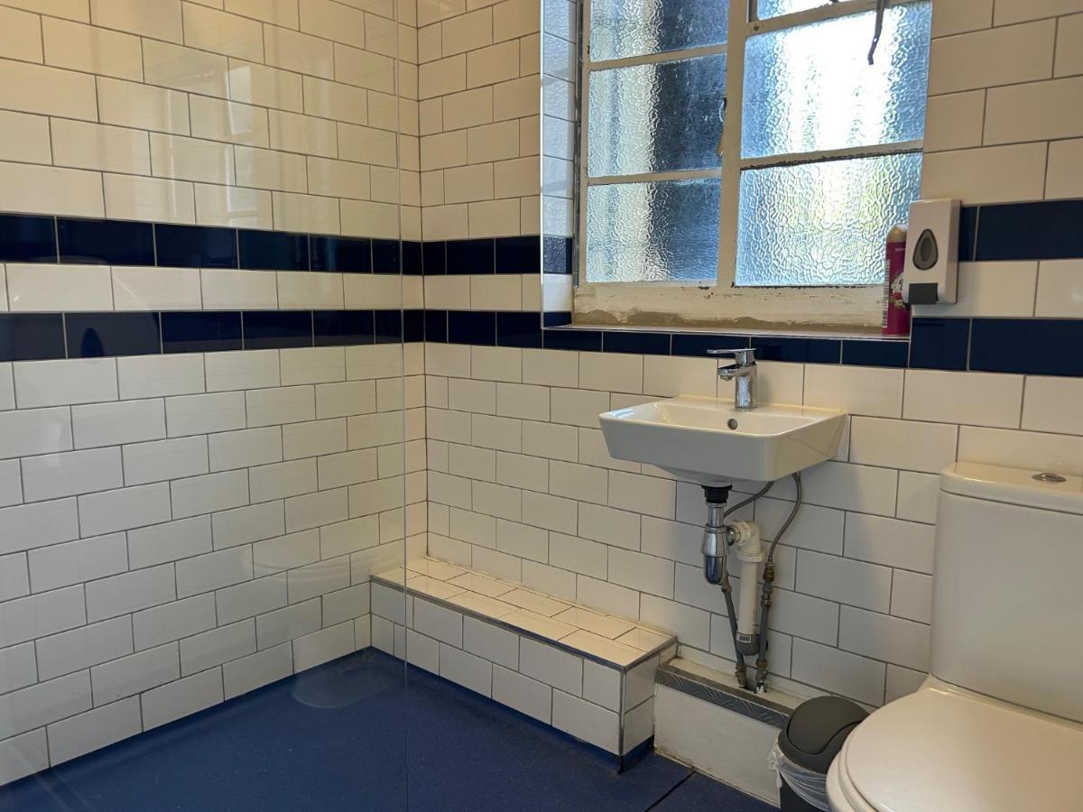 Cricketers Hostel ロンドン エクステリア 写真