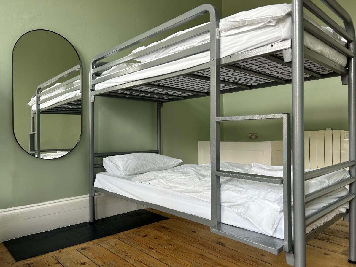 Cricketers Hostel ロンドン エクステリア 写真