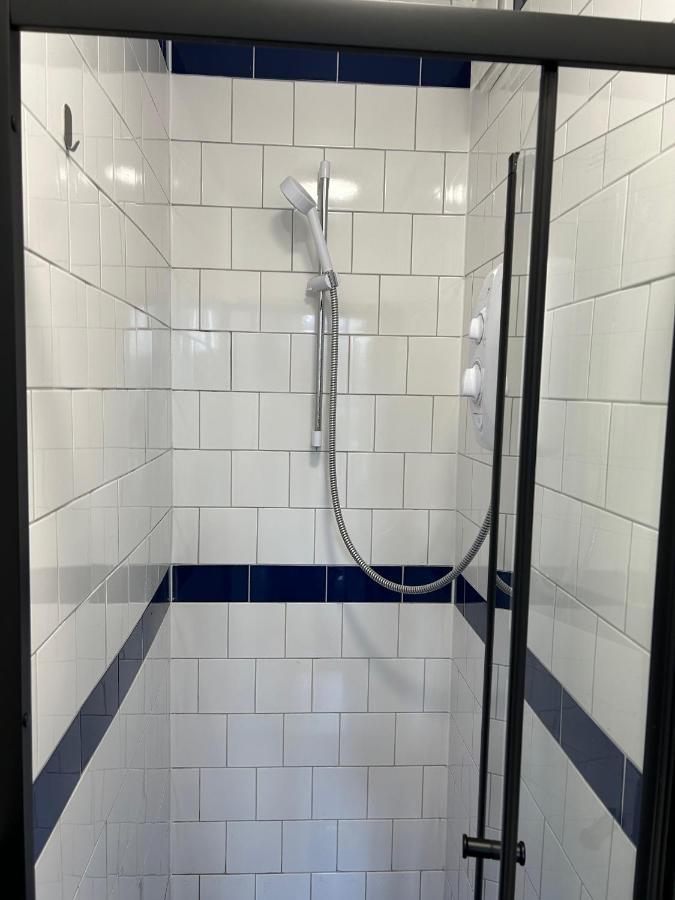 Cricketers Hostel ロンドン エクステリア 写真