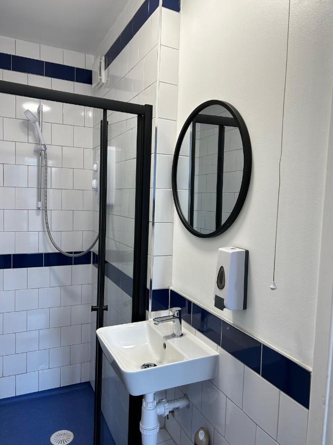 Cricketers Hostel ロンドン エクステリア 写真